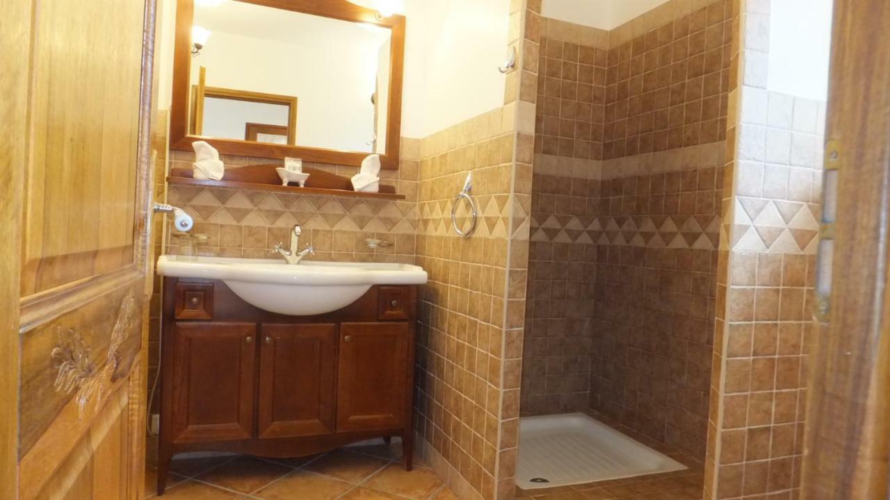 Les Chambres De L'Hote Antique Pietra Longa Salvini 外观 照片